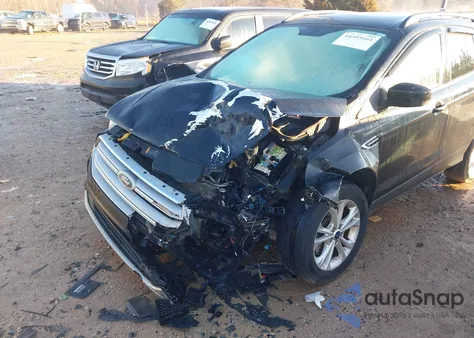 2018 Ford Escape Se z USA, uszkodzony, nr VIN 1FMCU9GDXJUA11768